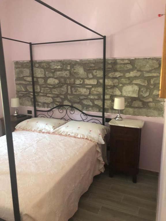 فيفيزانو Alla Porta Di Sotto B&B المظهر الخارجي الصورة