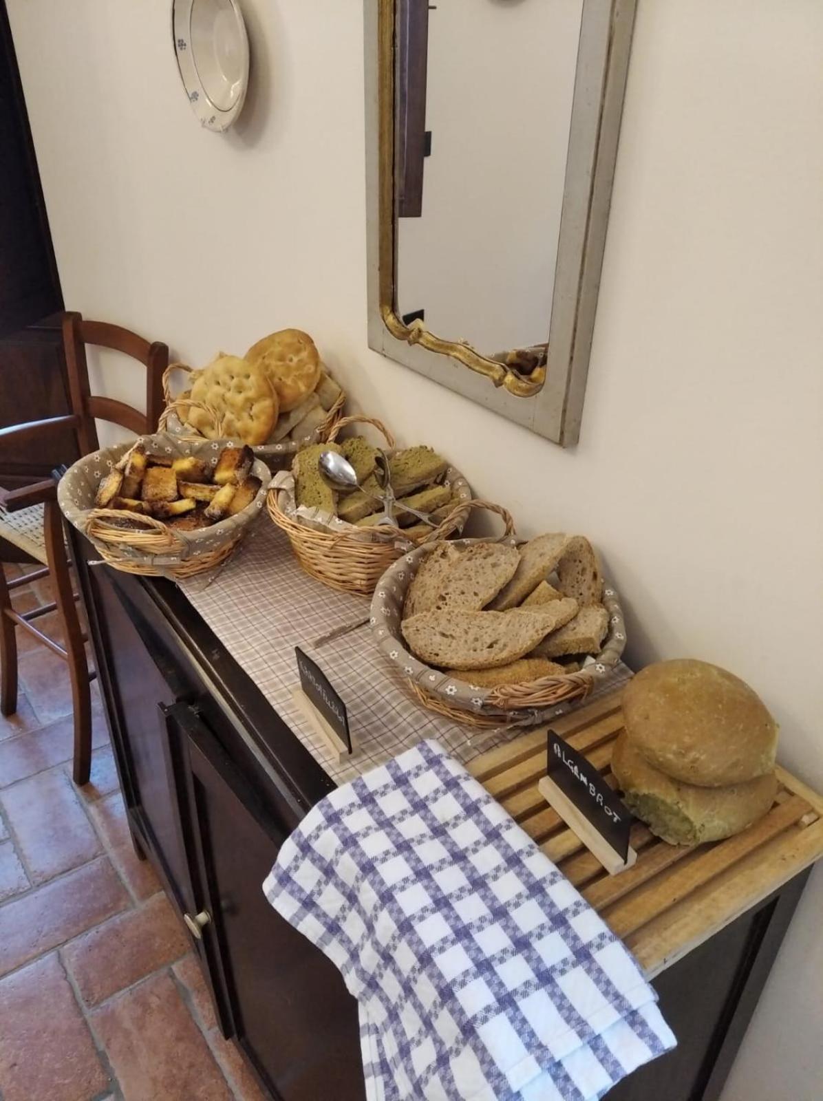 فيفيزانو Alla Porta Di Sotto B&B المظهر الخارجي الصورة